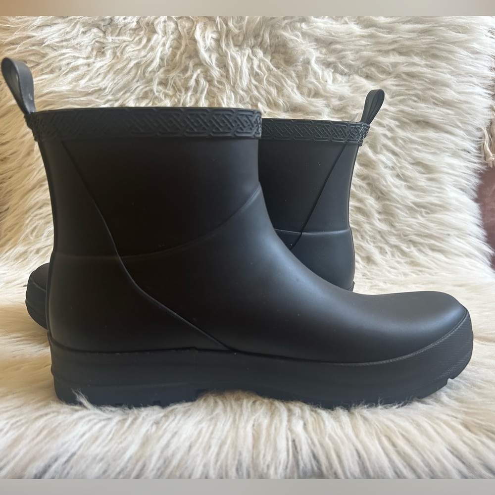 Helly Hansen Rubber Ankle Rainboot Size 7 Black